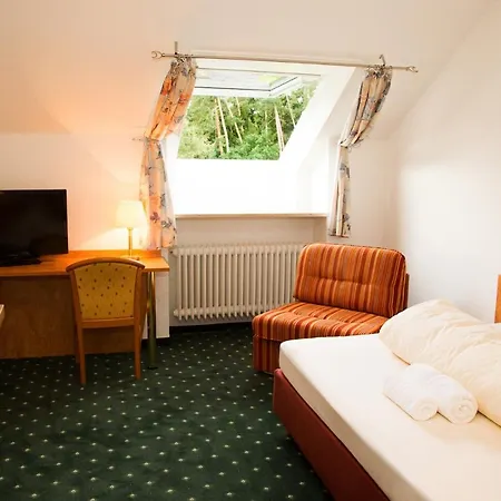 Hotel-restaurant Foehren-hof Hotell 2*